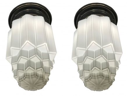 2 Hanging Lamps