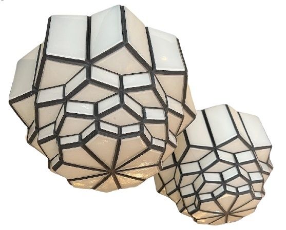 2 Ceiling lights