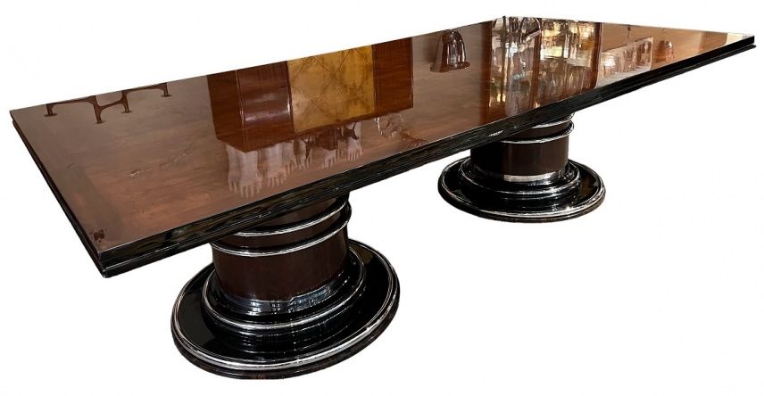        Table ( 14 personnes )